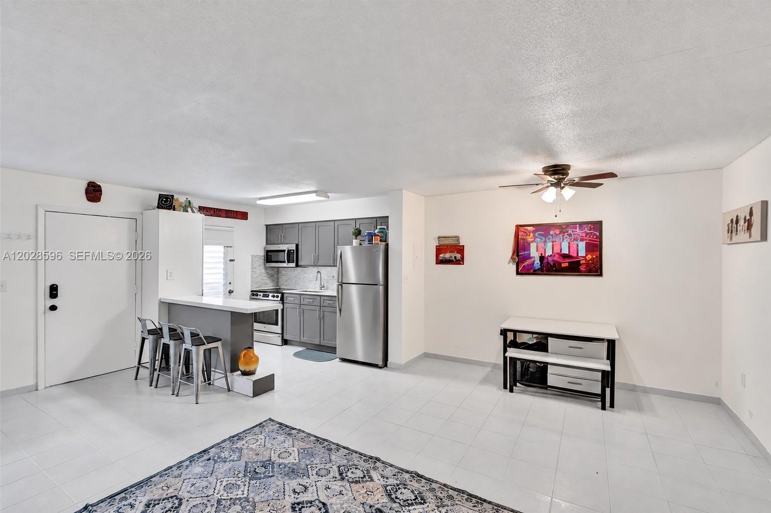 7133 Bay Drive 305 Property Photo 3