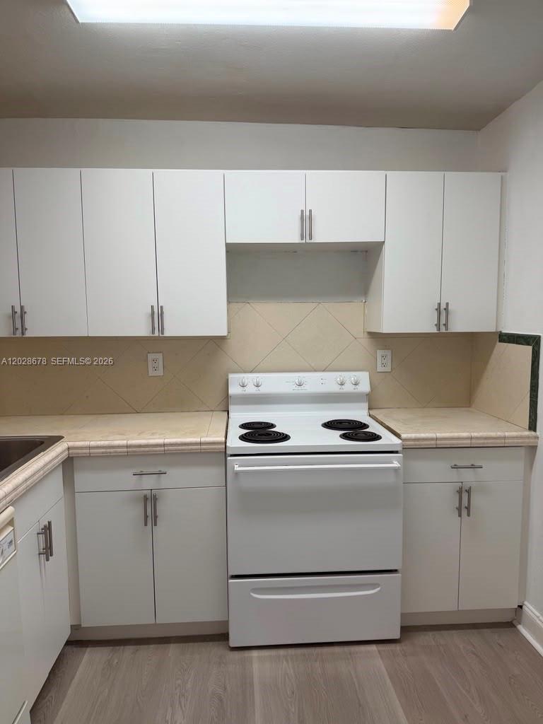 492 Nw 165th St Road C-211 Property Photo 13