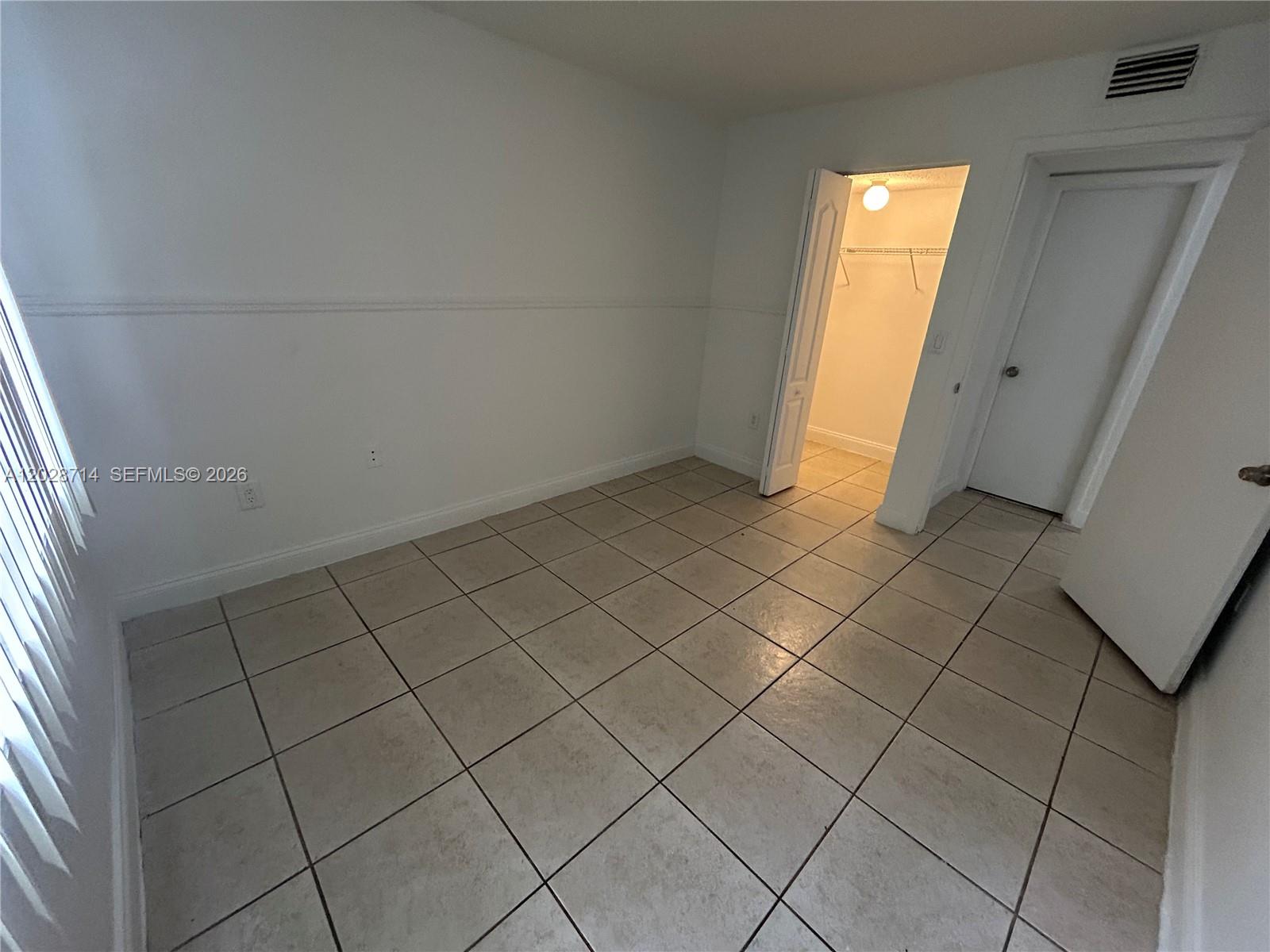 4205 N University Drive 112 Property Photo 12