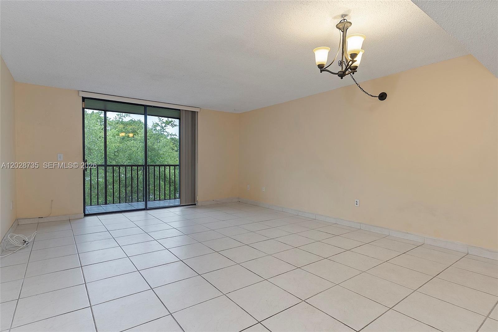 8760 Sw 133rd Ave Road 301 Property Photo 3