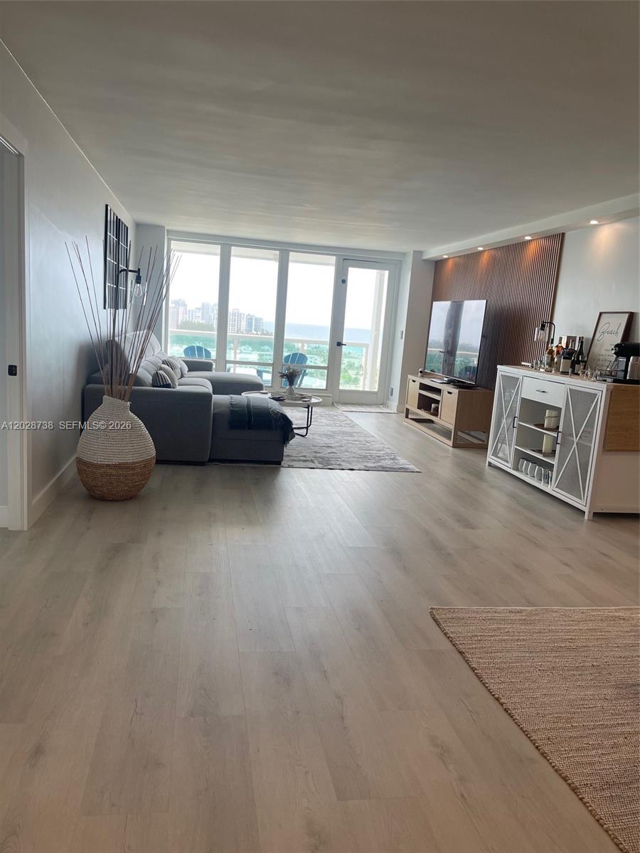 2100 S Ocean Lane 1409 Property Photo 3