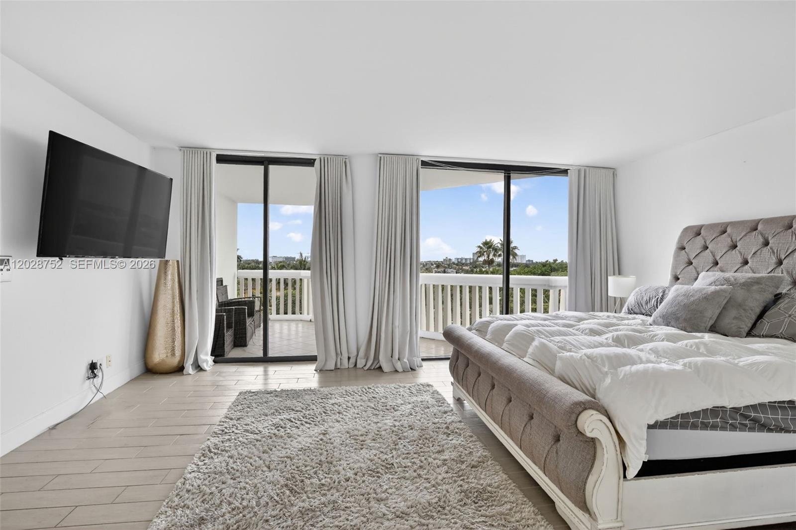 1000 Island Boulevard 503 Property Photo 13