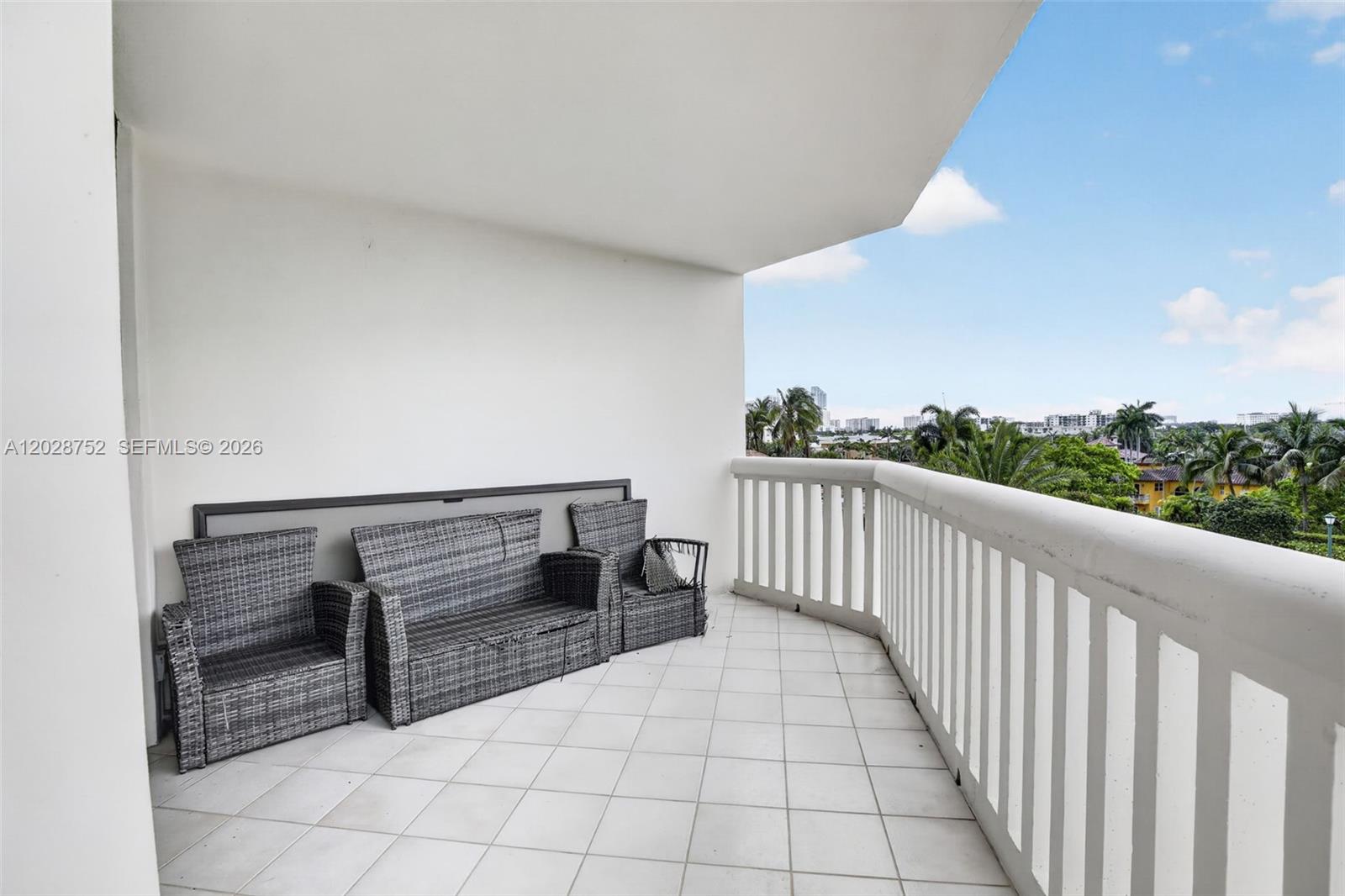 1000 Island Boulevard 503 Property Photo 17