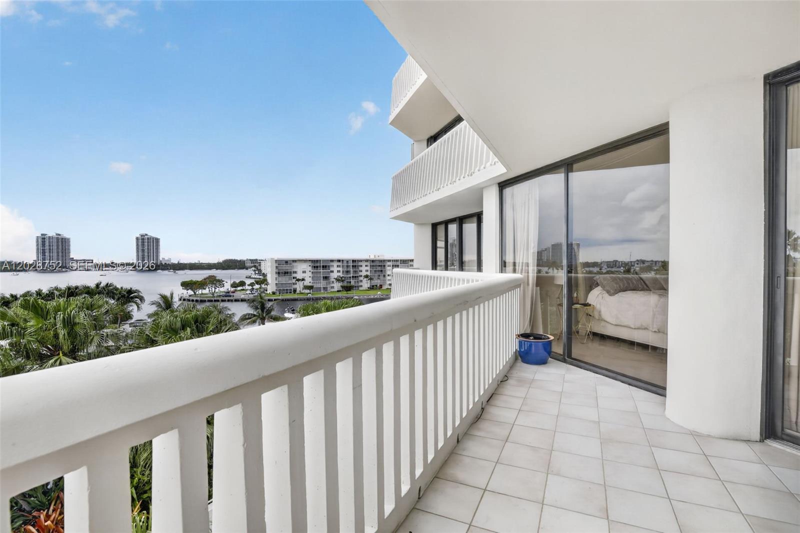 1000 Island Boulevard 503 Property Photo 18