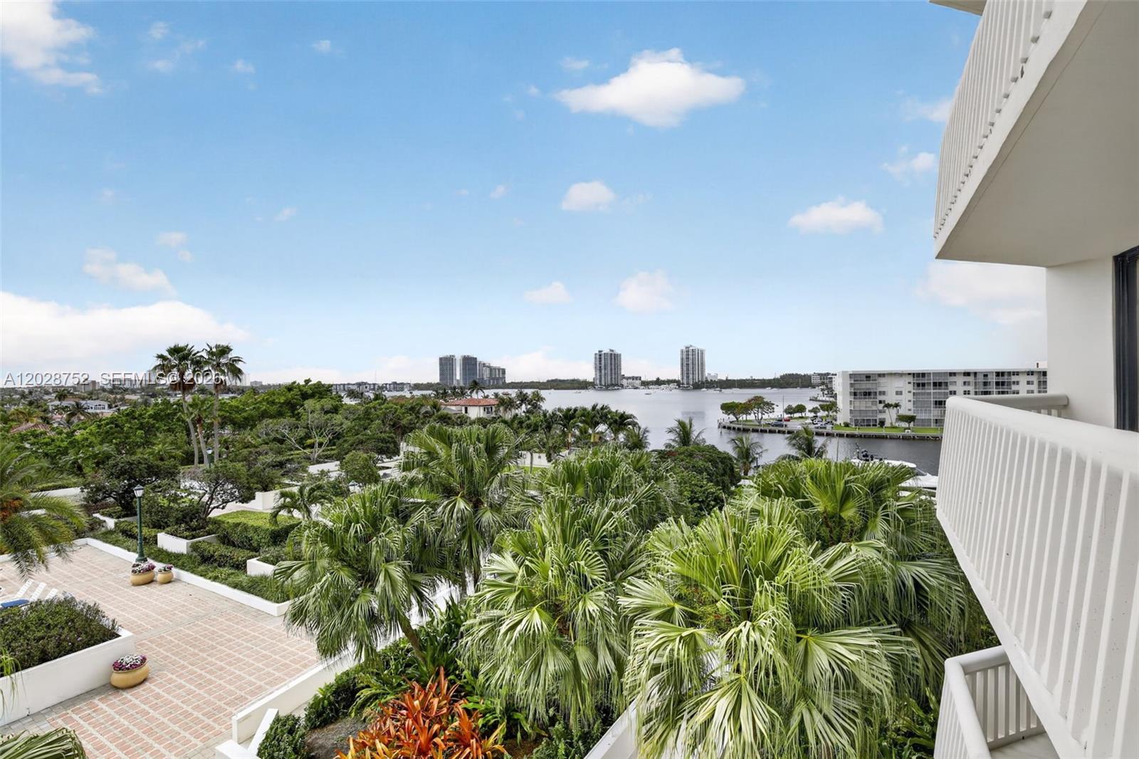 1000 Island Boulevard 503 Property Photo 19