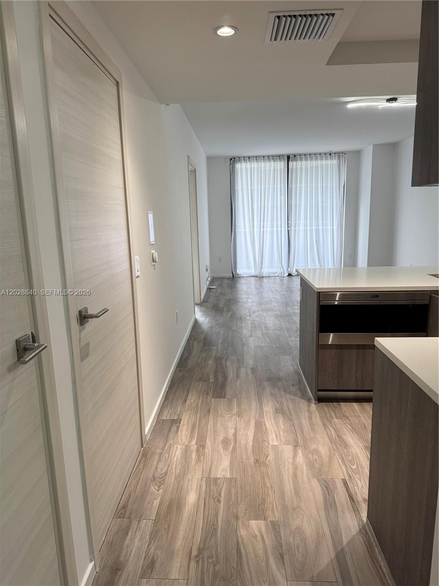 801 S Miami Avenue 1808 Property Photo 4