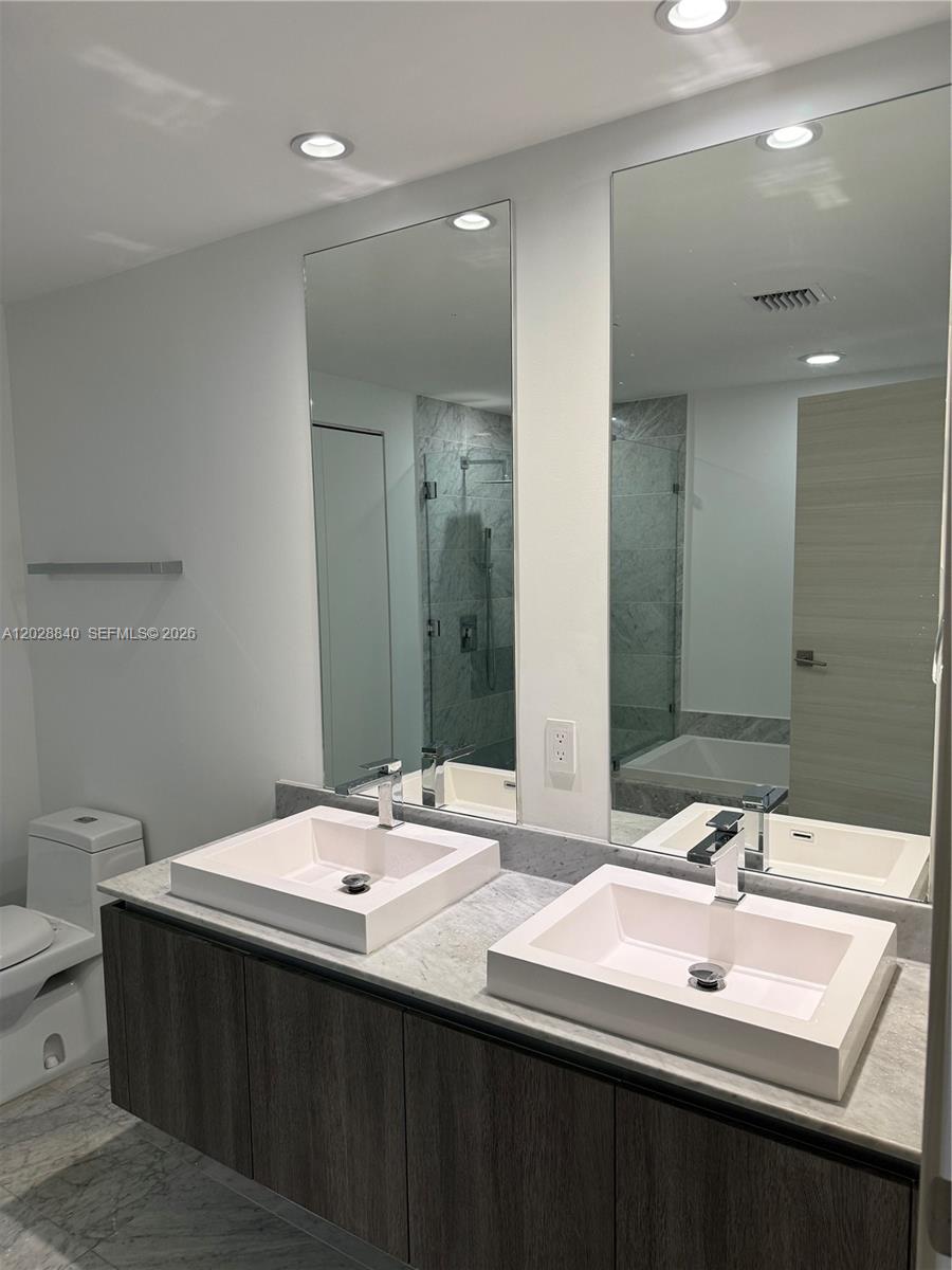801 S Miami Avenue 1808 Property Photo 30