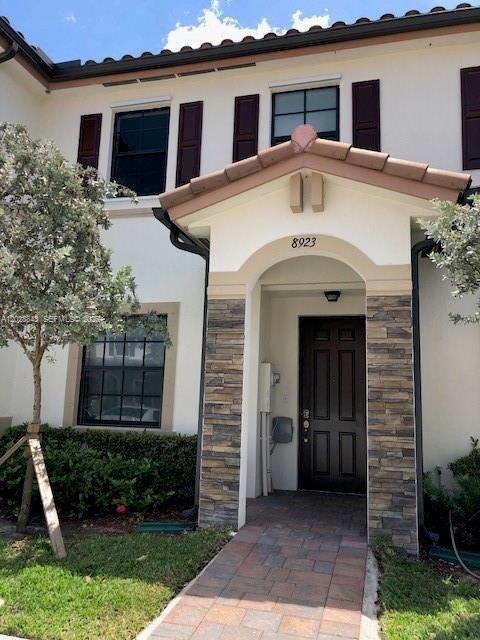 8923 W 35th Avenue Property Photo 1