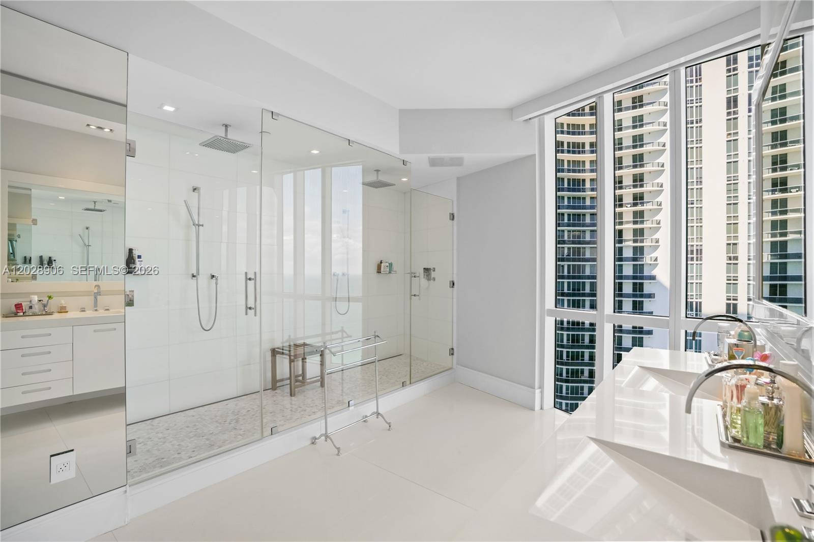 15811 Collins Avenue 2601 Property Photo 9