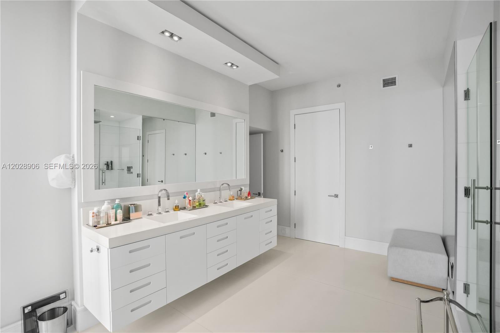 15811 Collins Avenue 2601 Property Photo 11