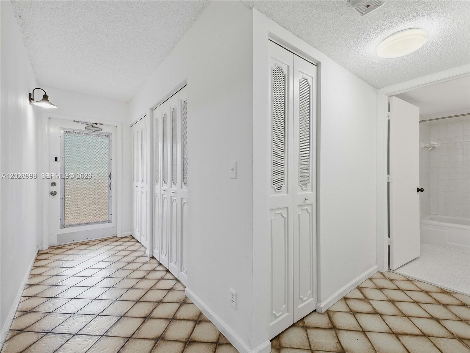 14623 Bonaire Boulevard 405 Property Photo 3