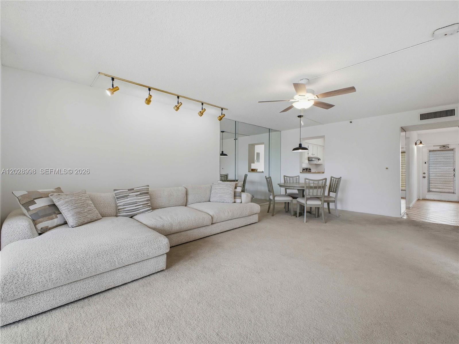 14623 Bonaire Boulevard 405 Property Photo 14