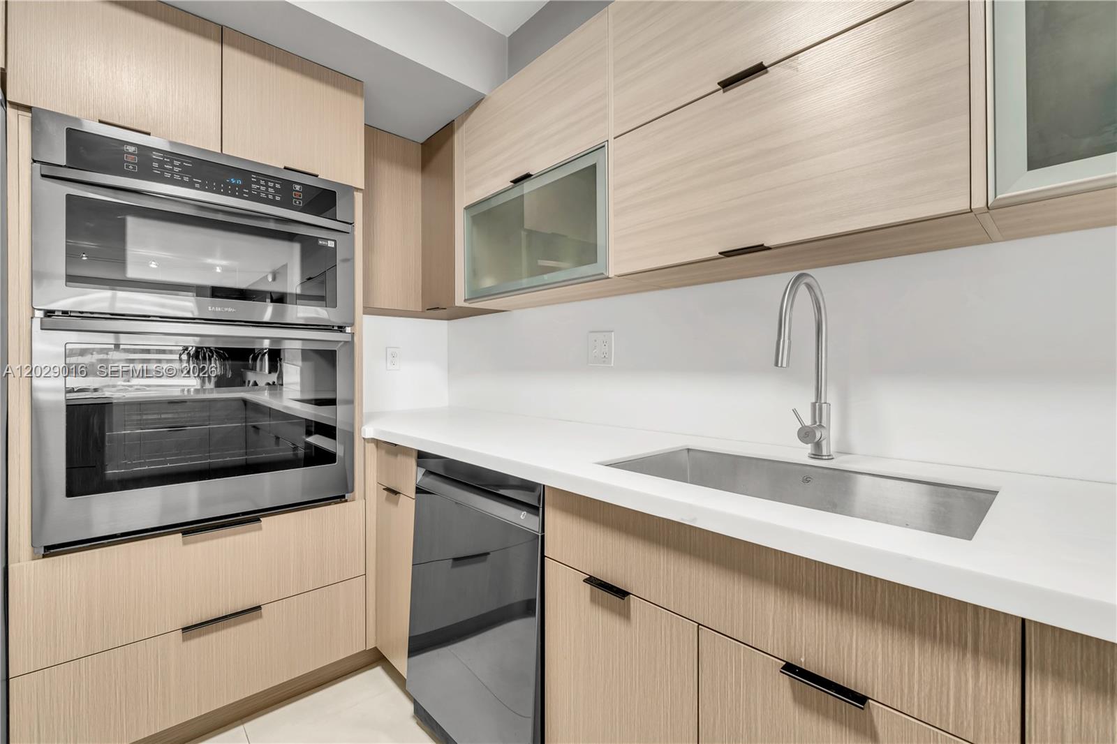1450 Brickell Bay Drive 1815 Property Photo 9