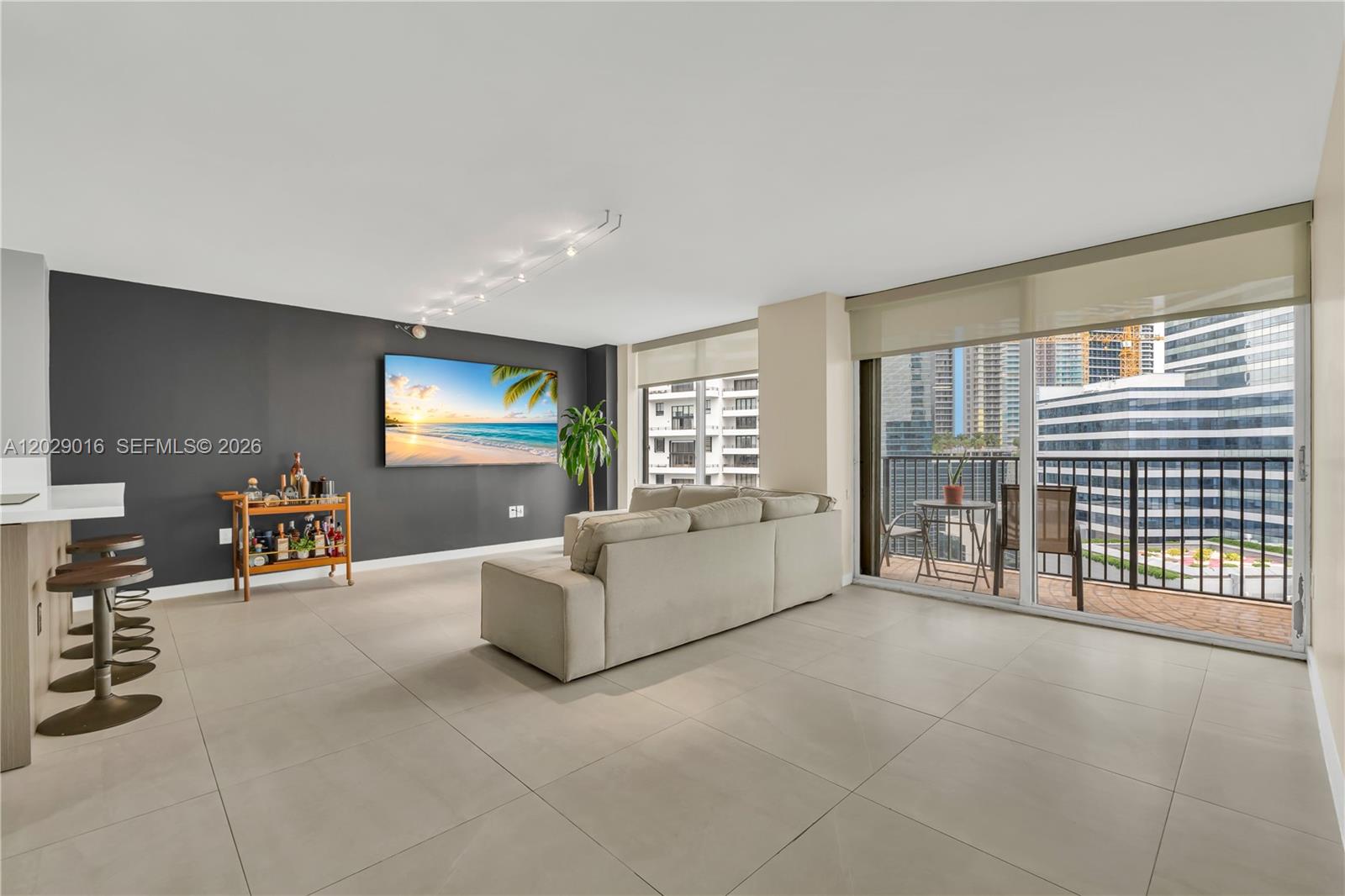 1450 Brickell Bay Drive 1815 Property Photo 14