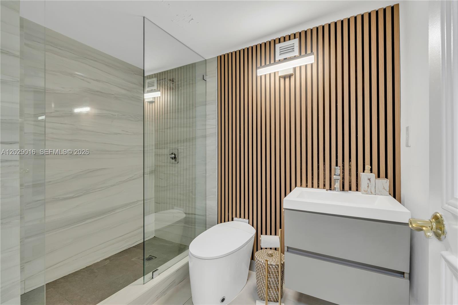 1450 Brickell Bay Drive 1815 Property Photo 27
