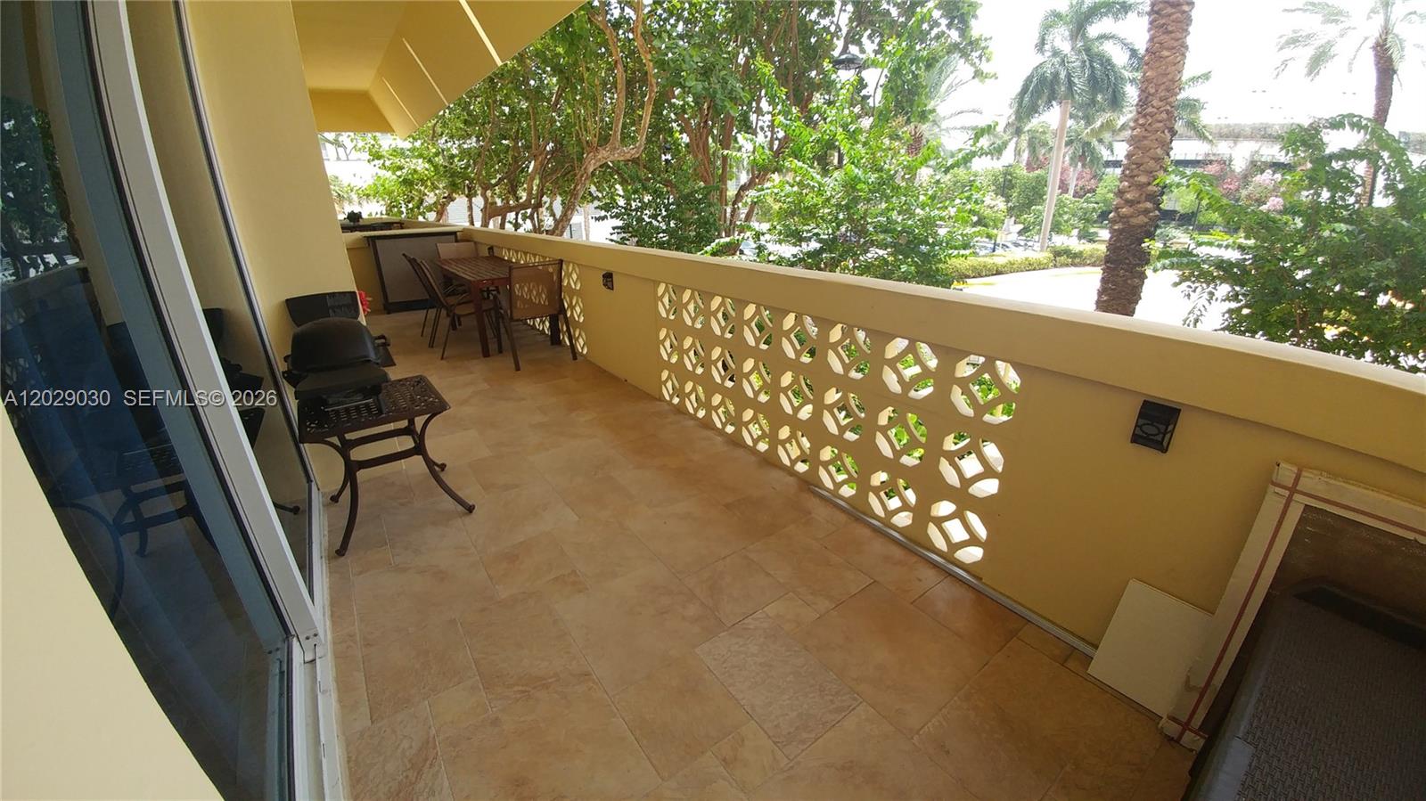 2501 S Ocean Drive L04 Property Photo 10