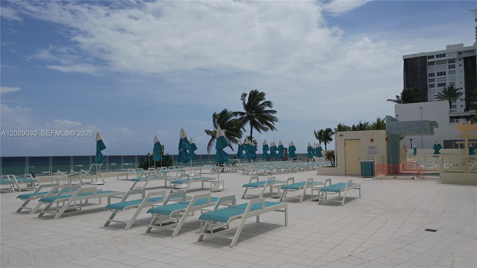 2501 S Ocean Drive L04 Property Photo 35