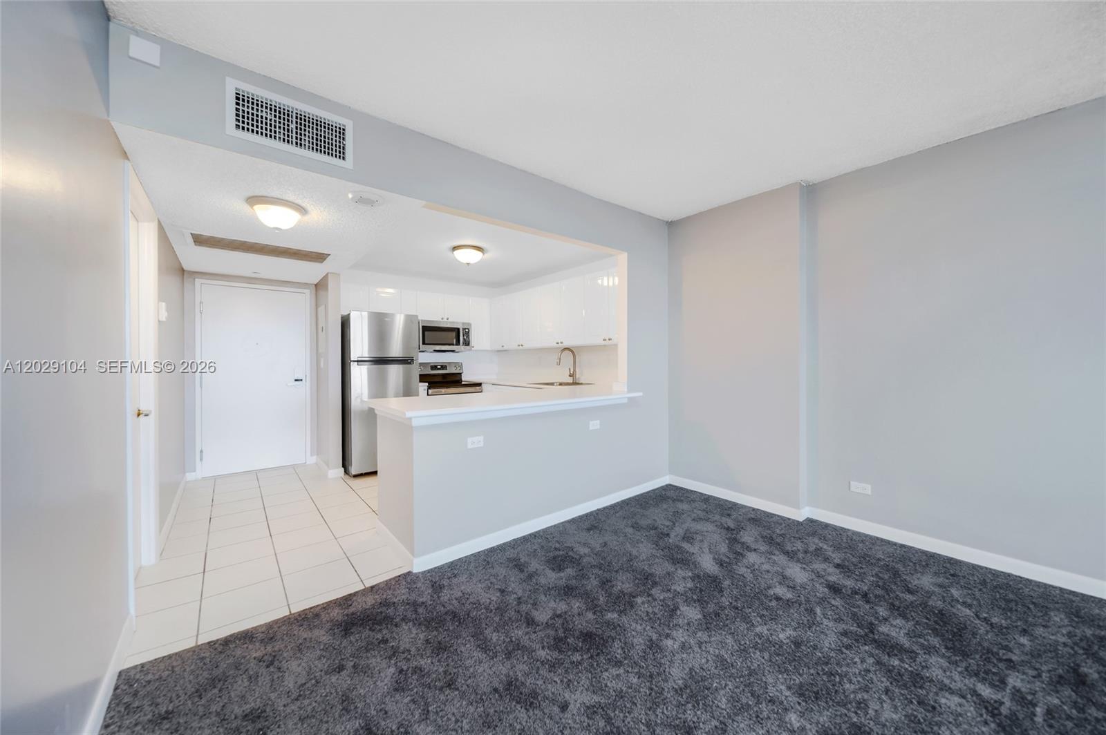 2301 Collins Avenue 1030 Property Photo 17