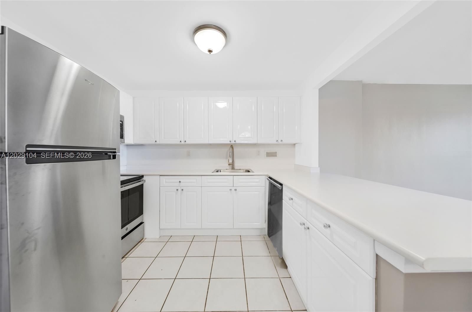 2301 Collins Avenue 1030 Property Photo 20