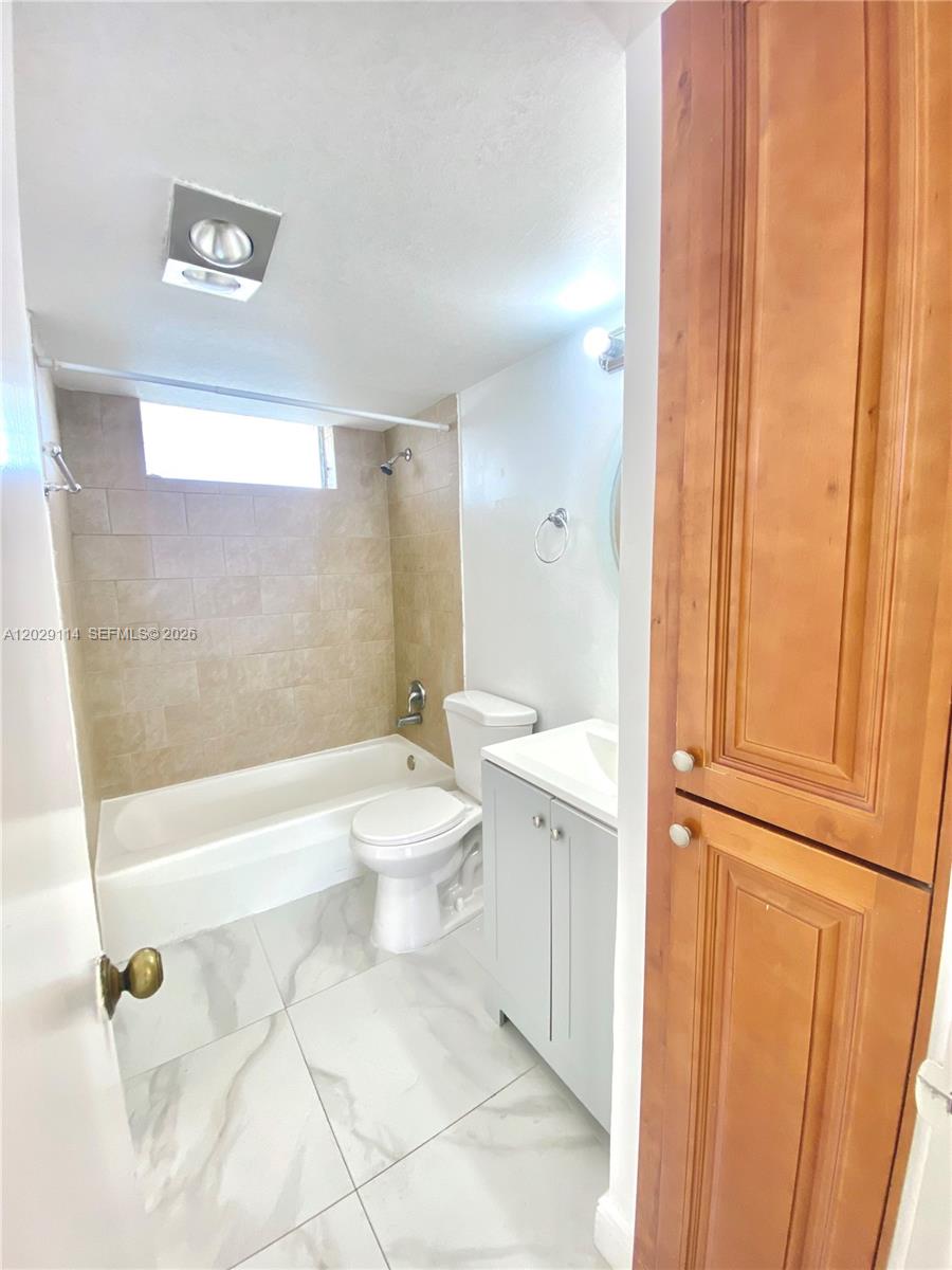 2920 Point East Drive N611 Property Photo 14
