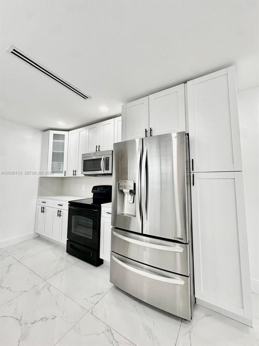 A12029133 Property Photo 6