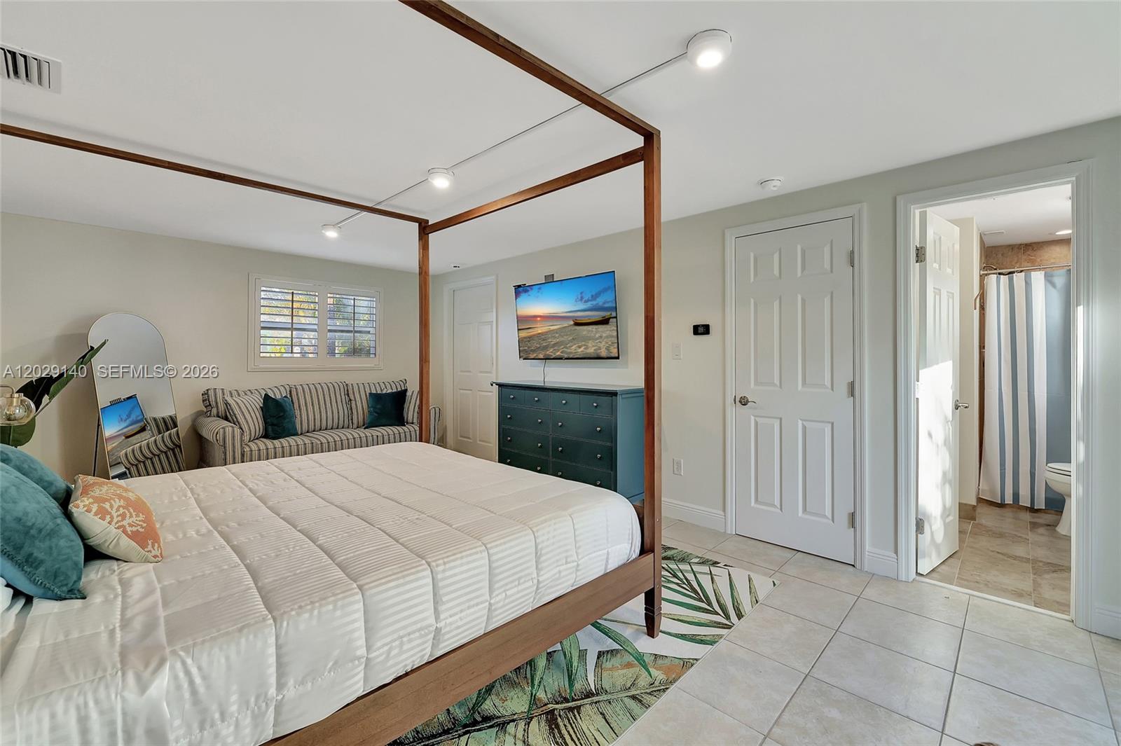 A12029140 Property Photo 11