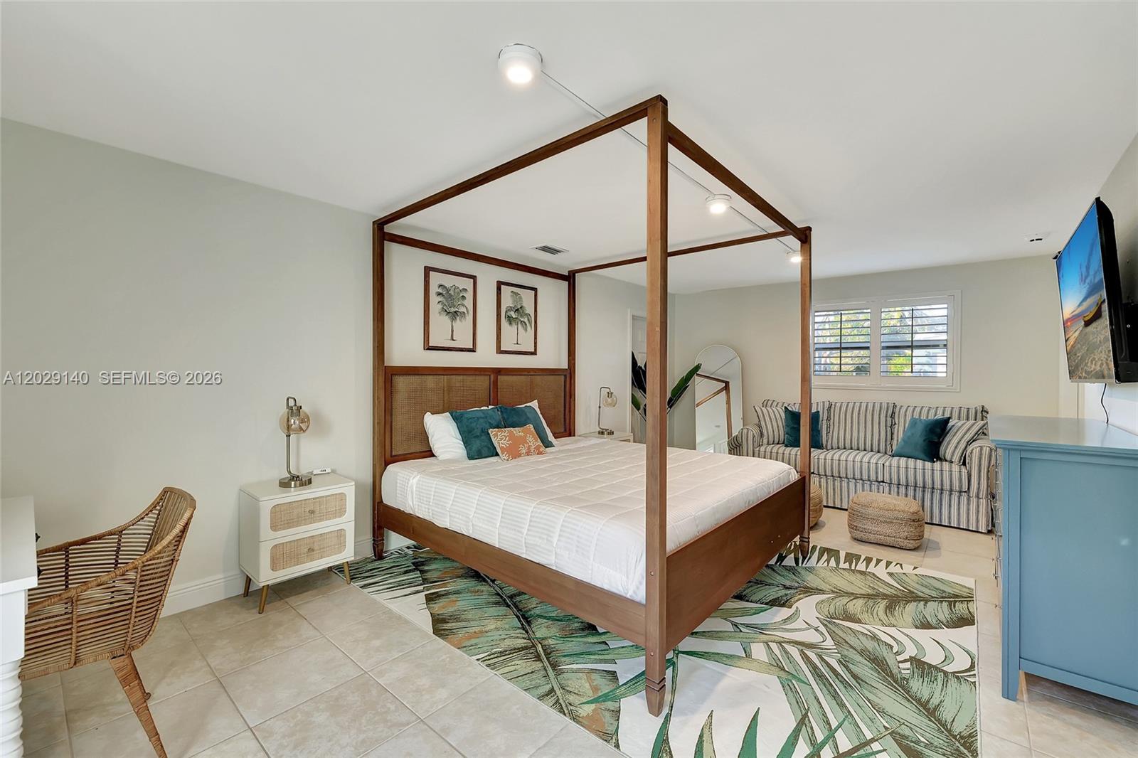 A12029140 Property Photo 12