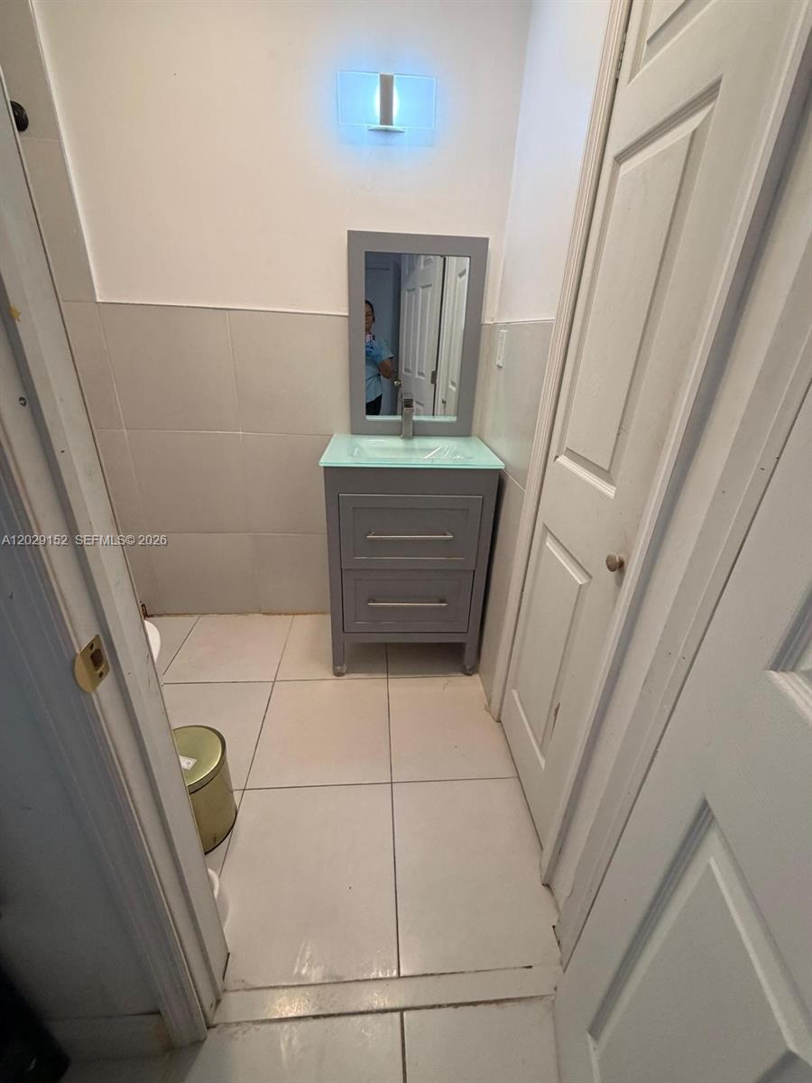 1220 S 29th Avenue Property Photo 14