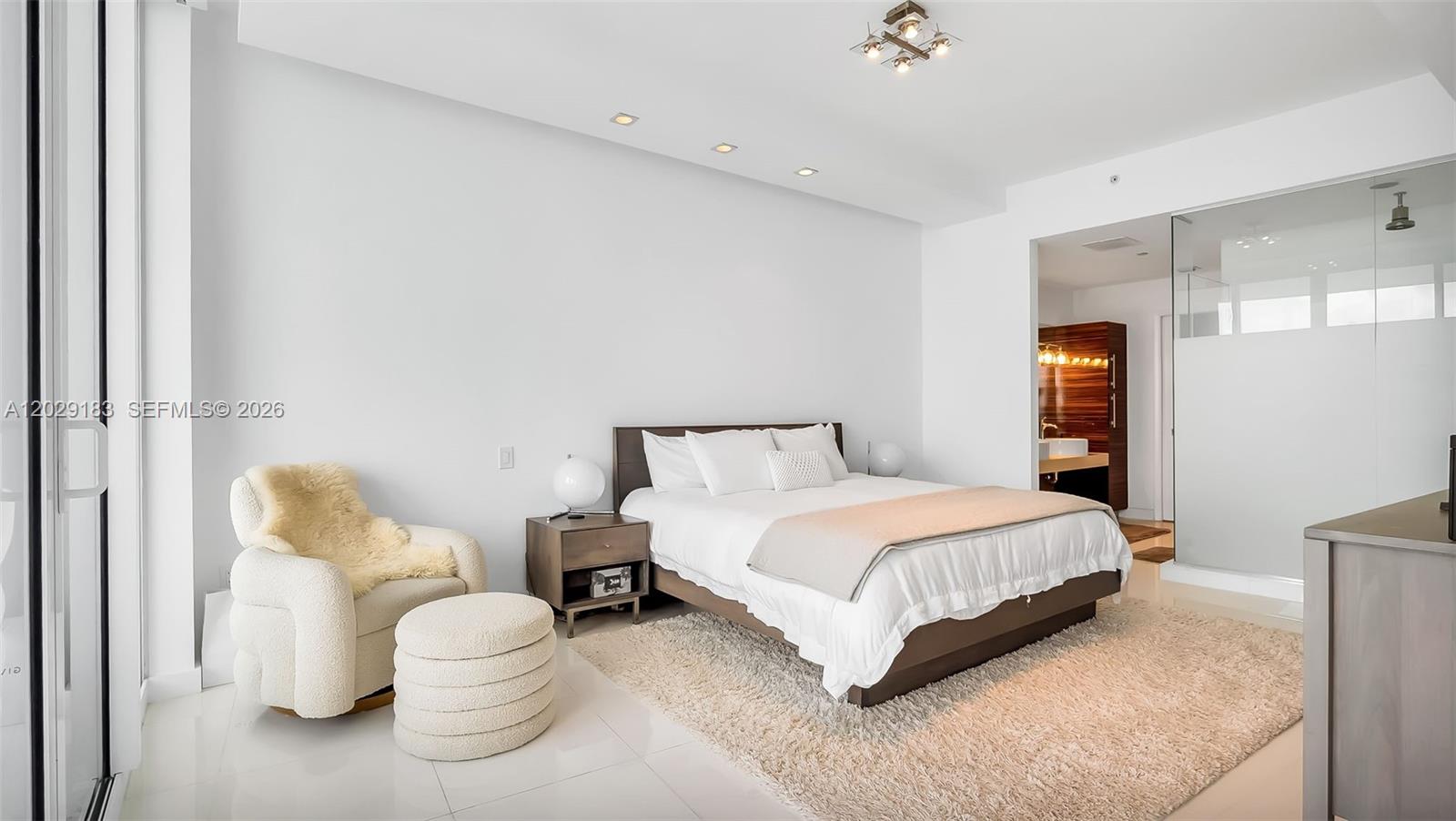 2020 N Bayshore Drive 2603 Property Photo 24
