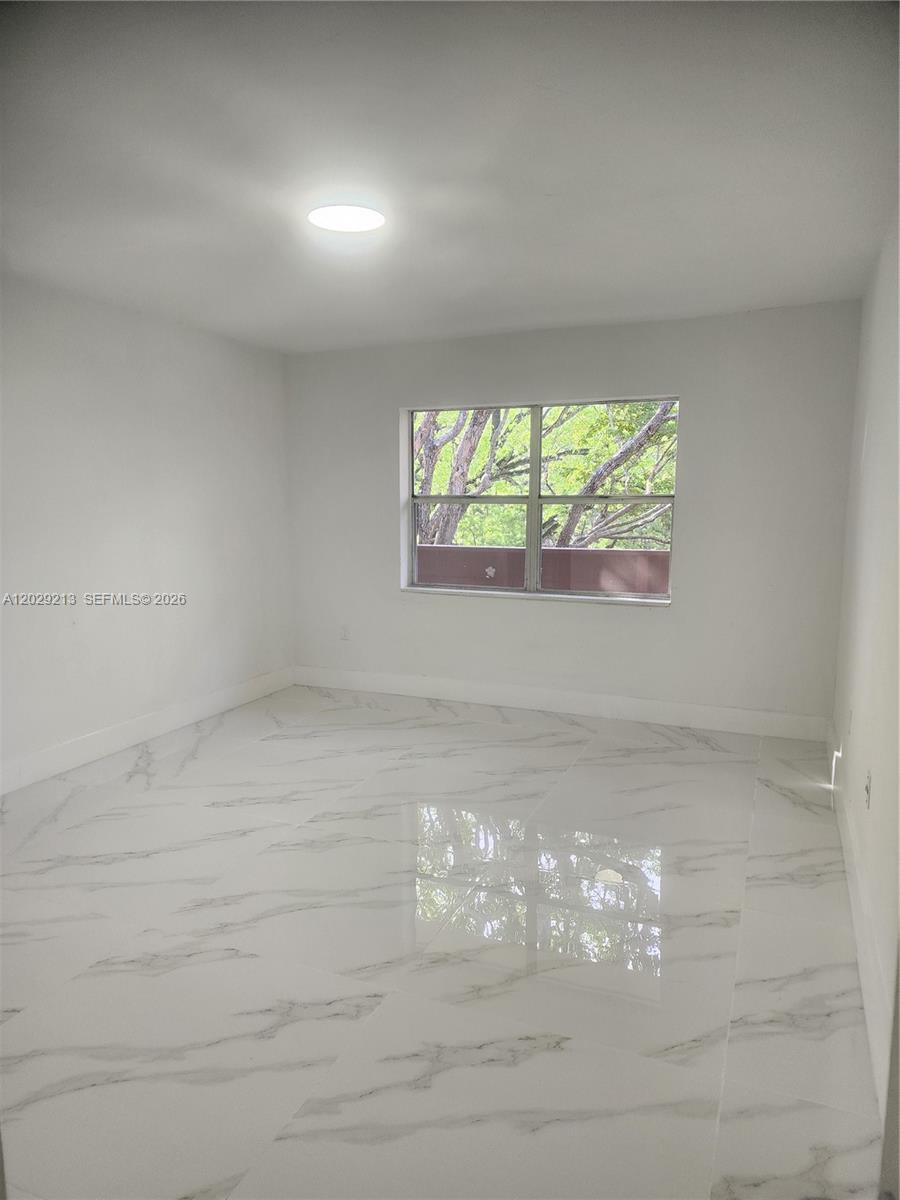 1205 Mariposa Avenue 304 Property Photo 4