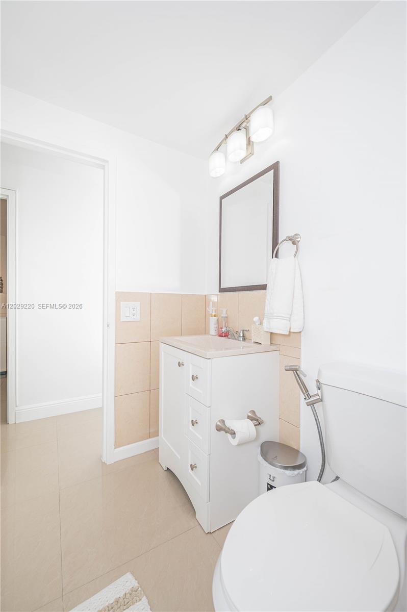 3505 S Ocean Drive 221 Property Photo 35