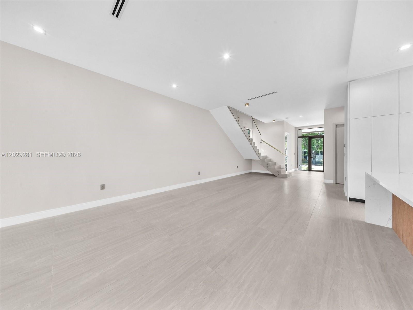 1637 Monroe Street Property Photo 9