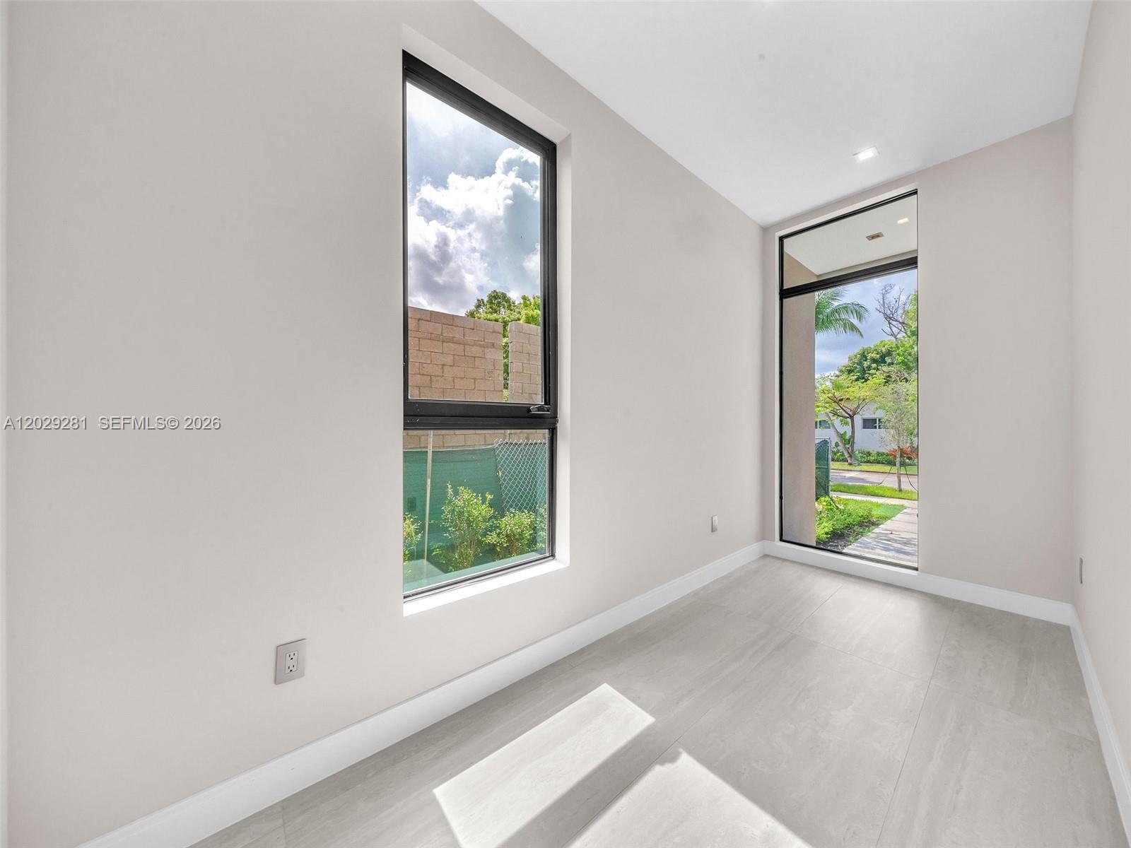 1637 Monroe Street Property Photo 22