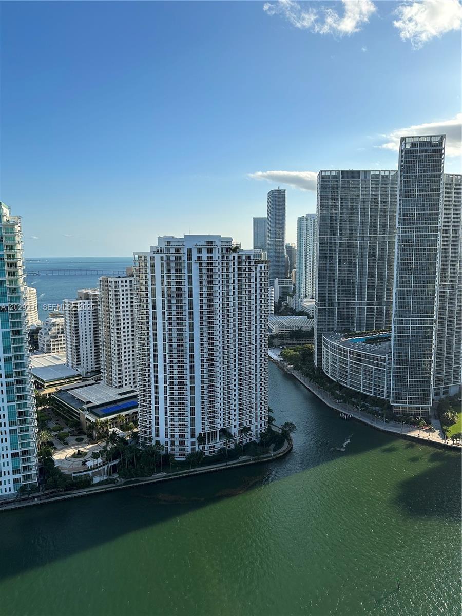 325 S Biscayne Boulevard 4119 Property Photo 2