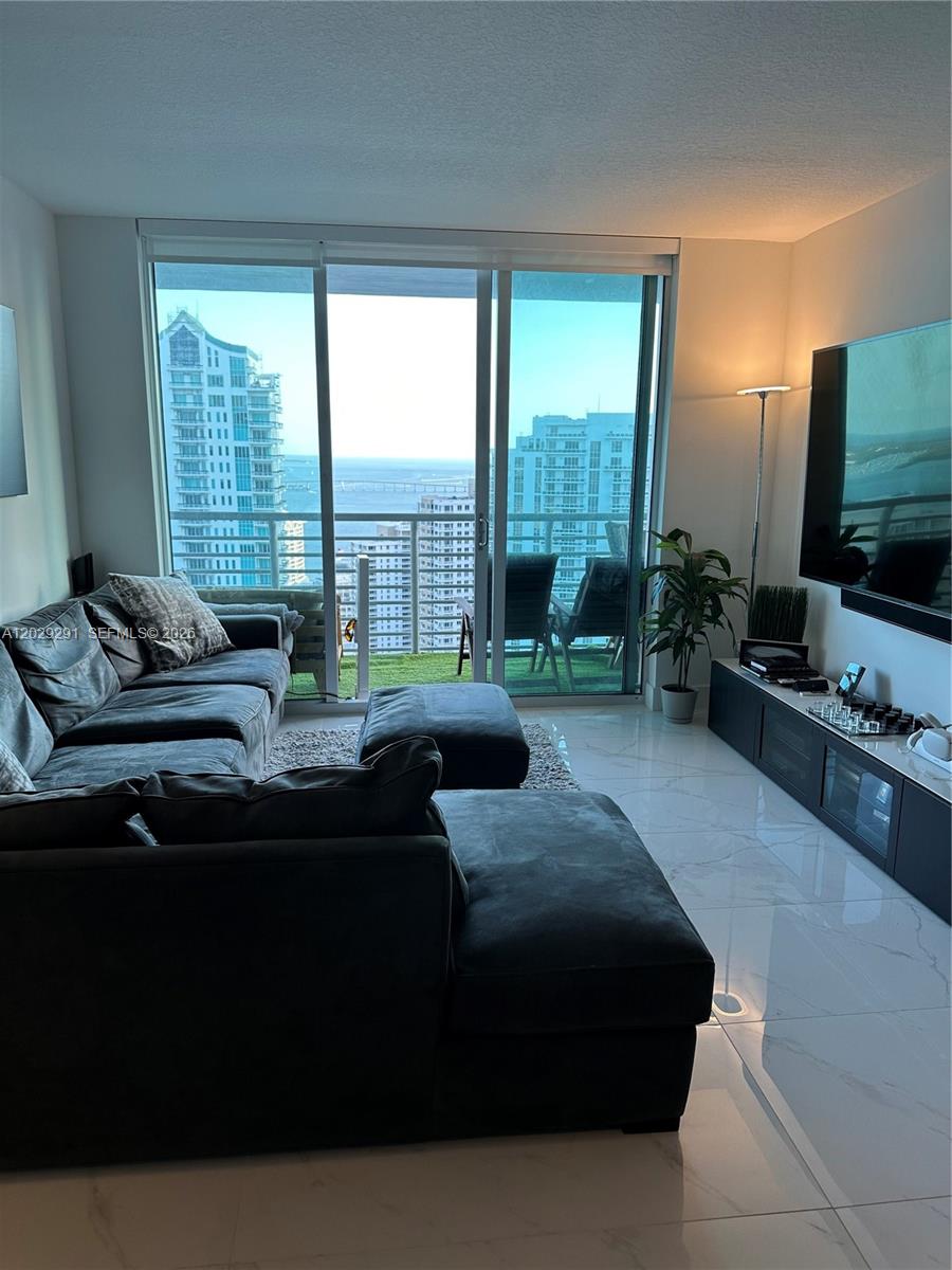 325 S Biscayne Boulevard 4119 Property Photo 13