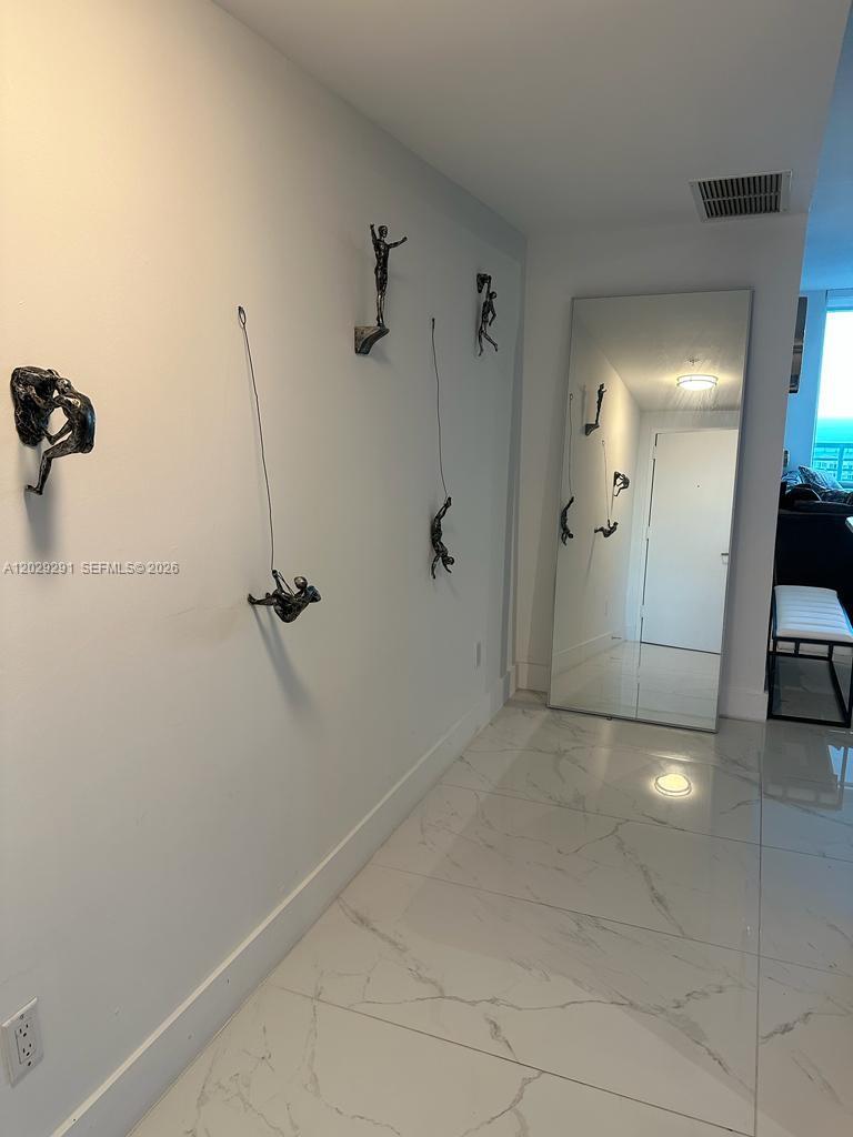 325 S Biscayne Boulevard 4119 Property Photo 16