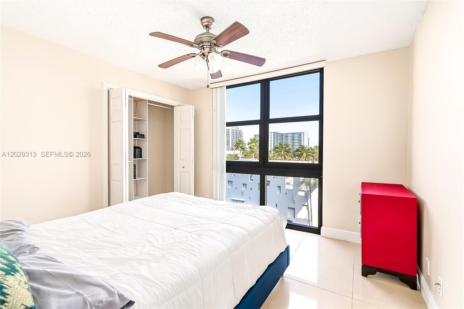 3031 N Ocean Boulevard 406 Property Photo 15