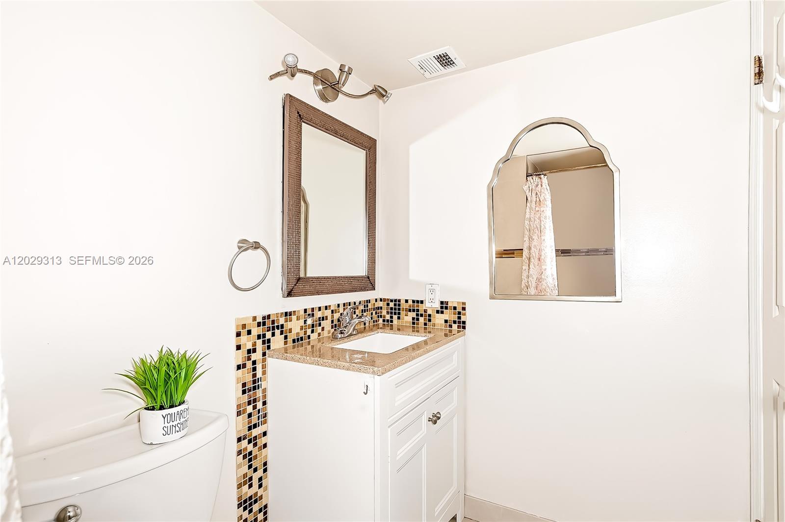 3031 N Ocean Boulevard 406 Property Photo 23