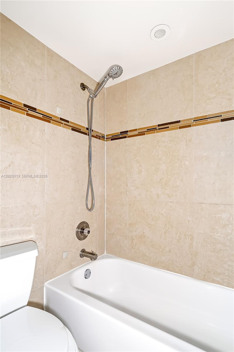 3031 N Ocean Boulevard 406 Property Photo 30