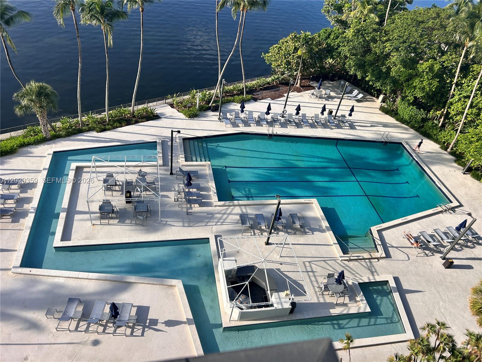 2333 Brickell Avenue 1402