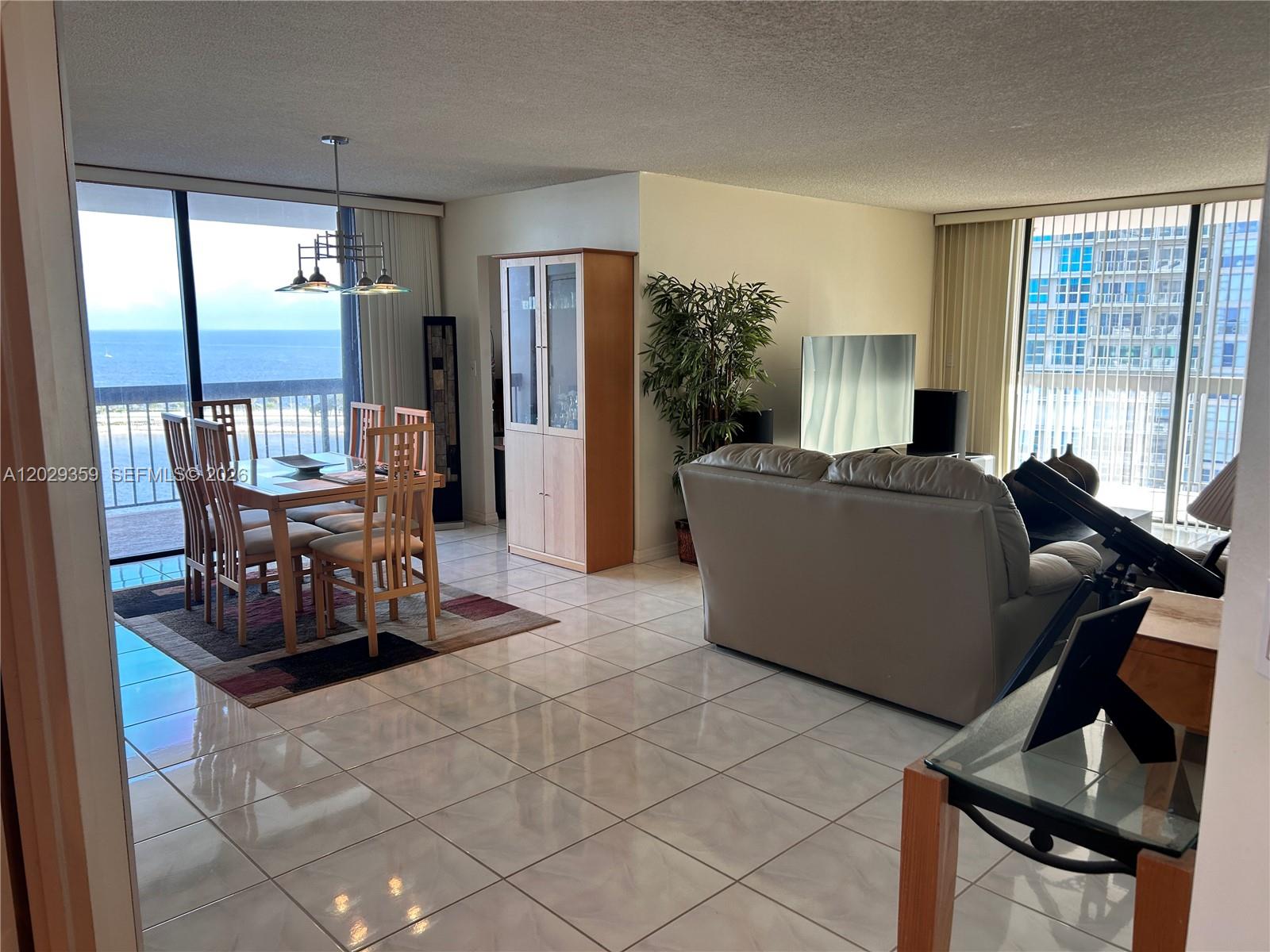 2333 Brickell Avenue 1402 Property Photo 2