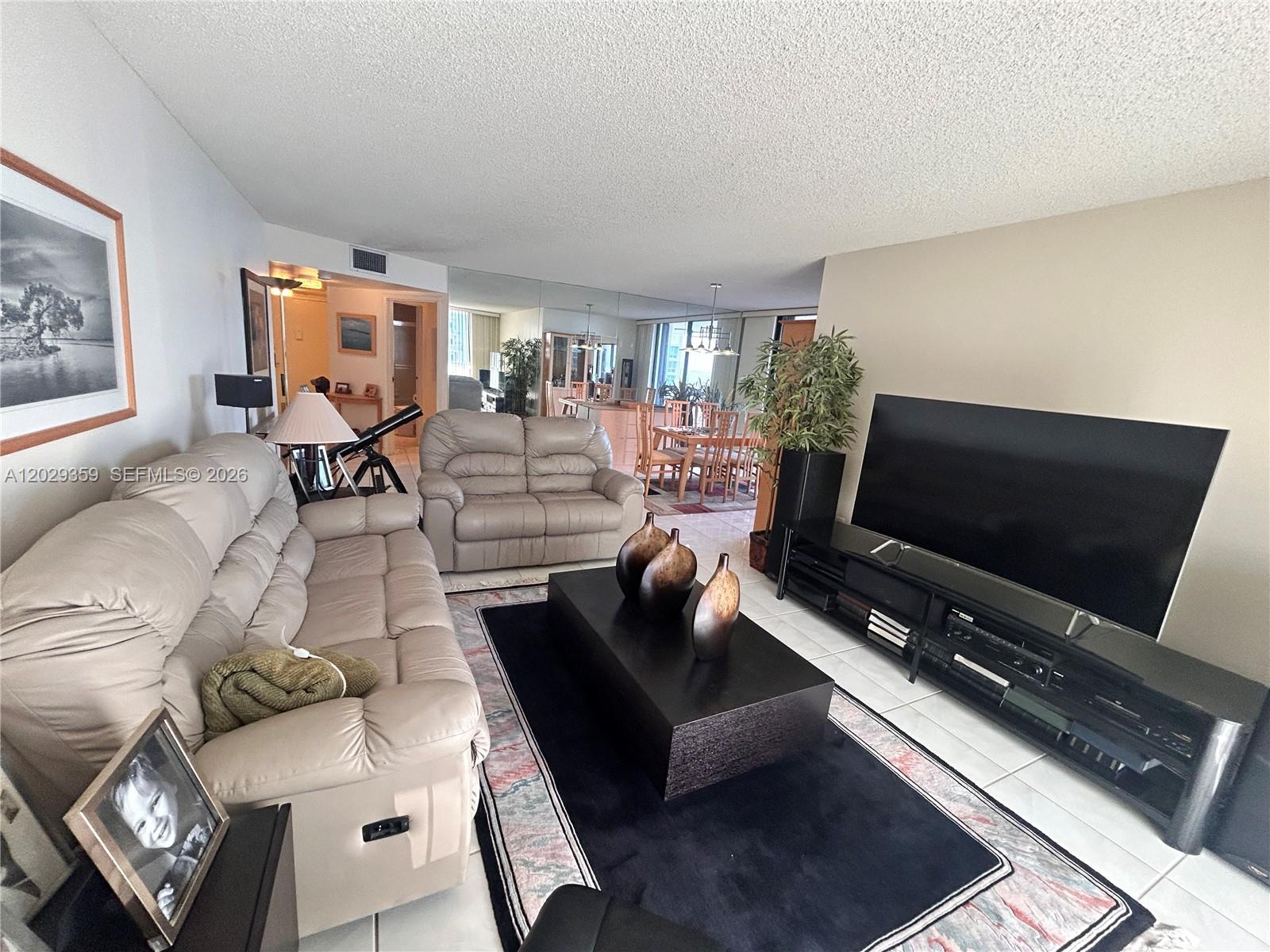 2333 Brickell Avenue 1402 Property Photo 7