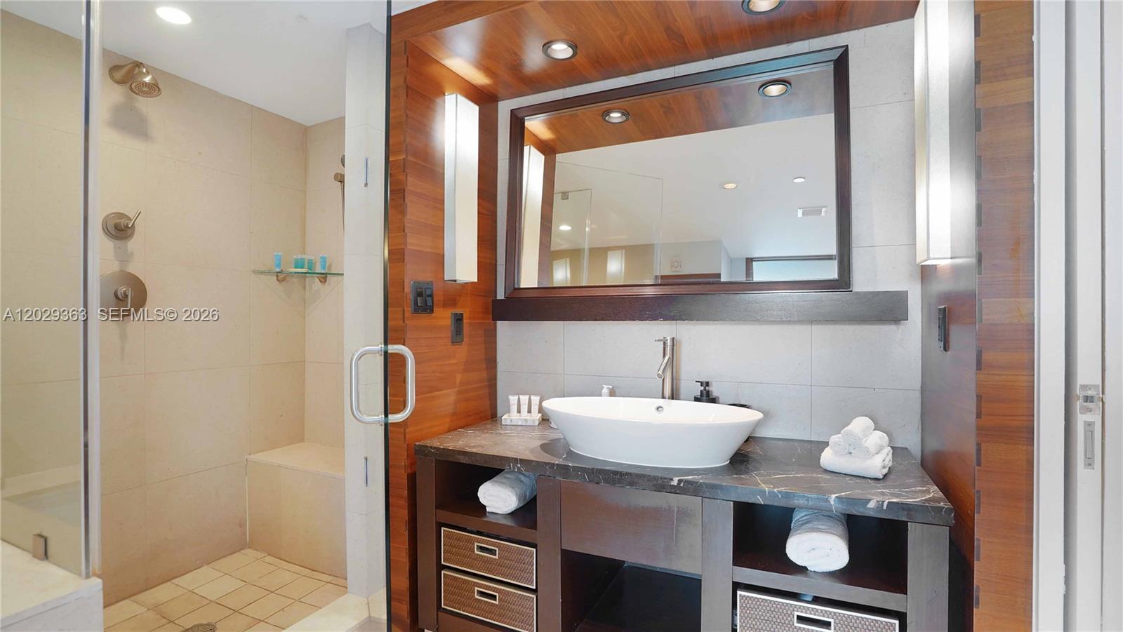6801 Collins Avenue 315 (door 302) Property Photo 21