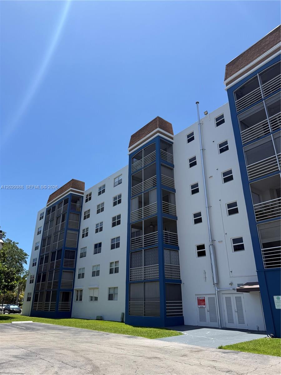 501 E Dania Beach Boulevard 5-4d Property Photo 5
