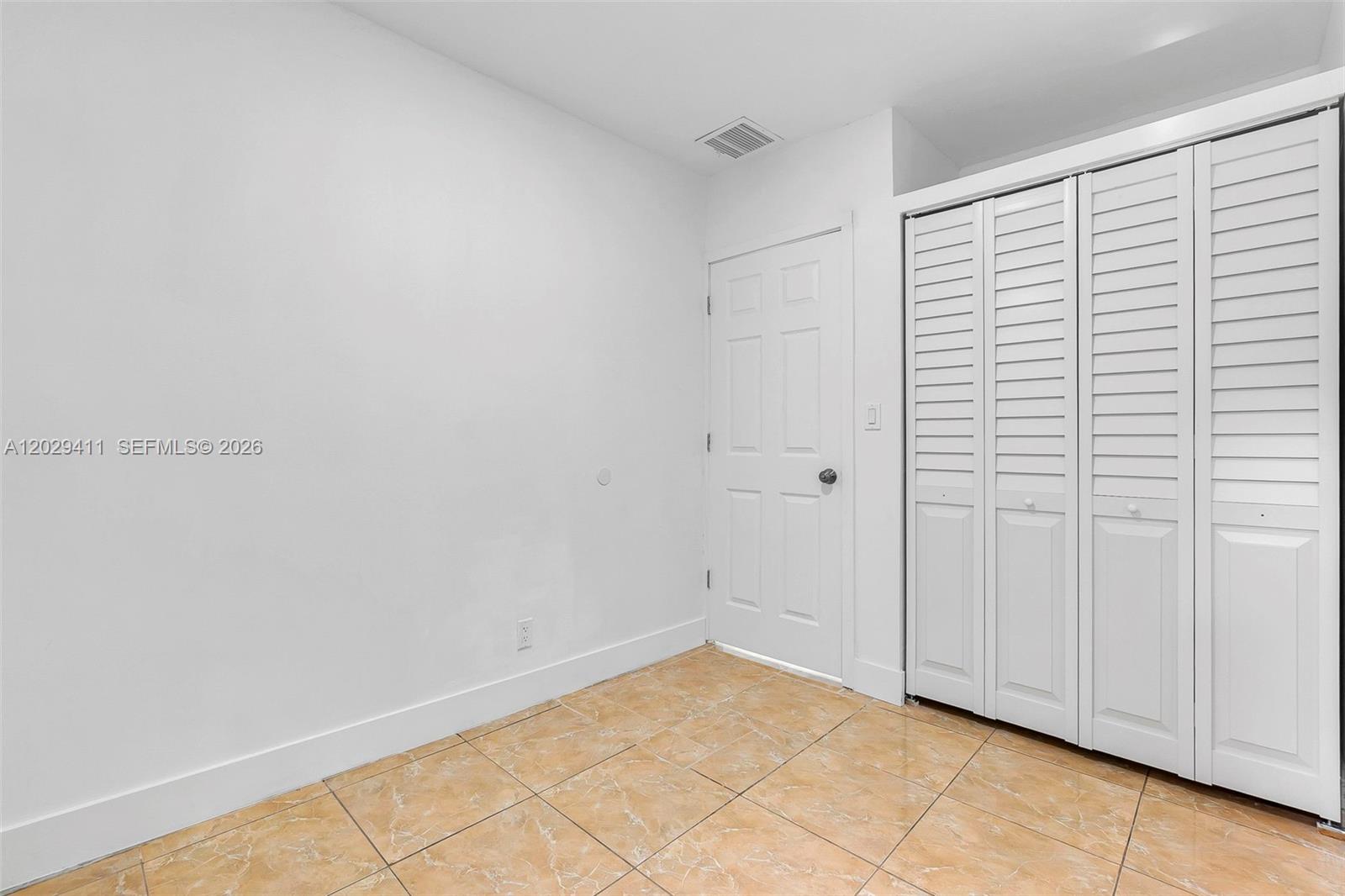 6101 Sw 24th Street 1 Property Photo 15