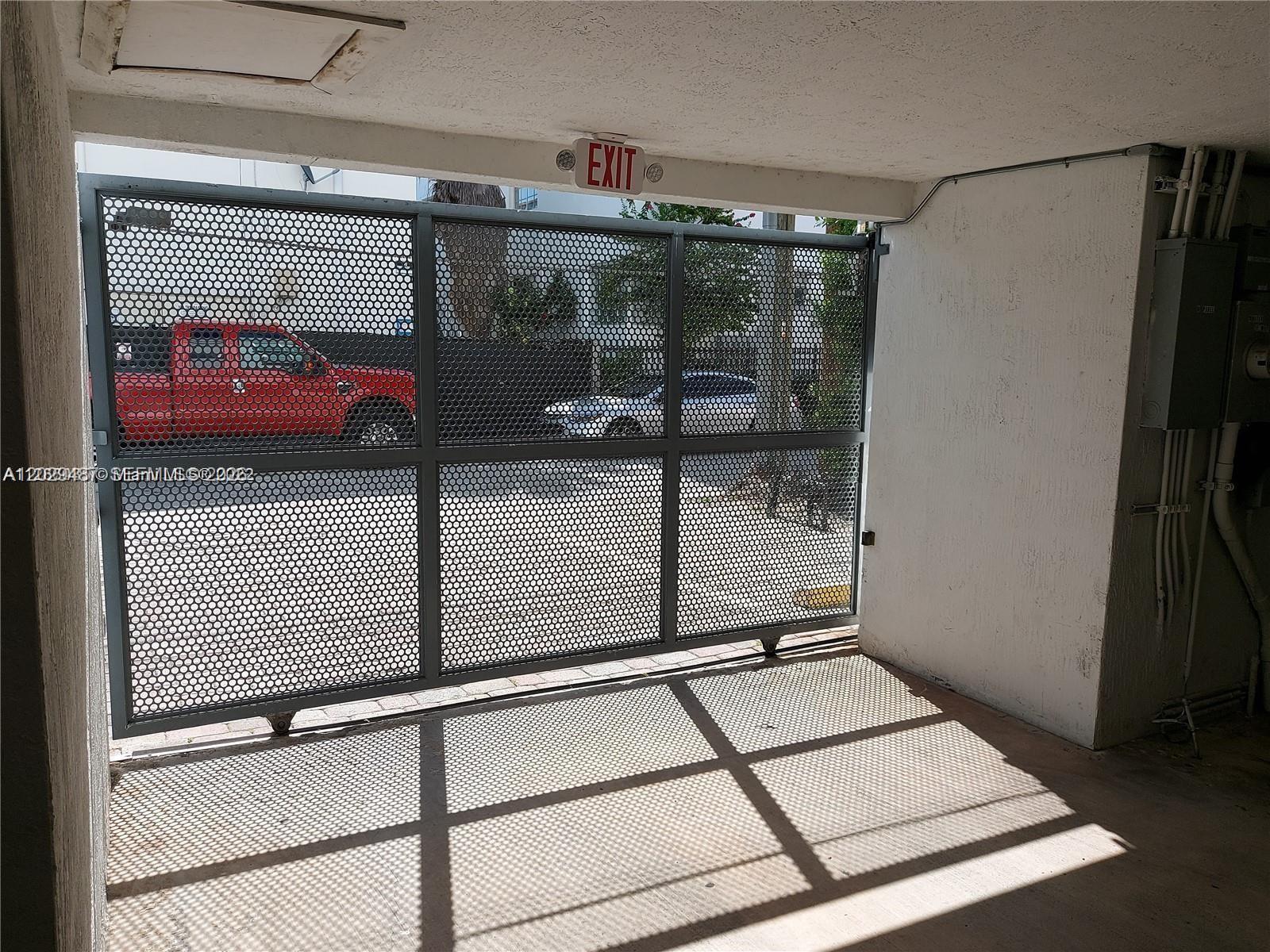 945 Michigan Avenue 5 Property Photo 16
