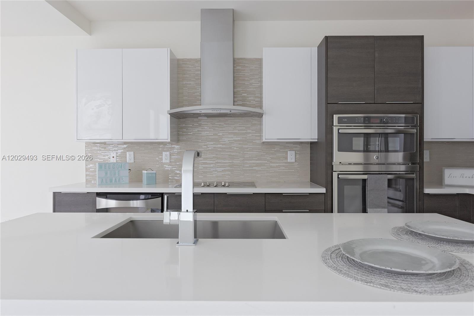 A12029493 Property Photo 4