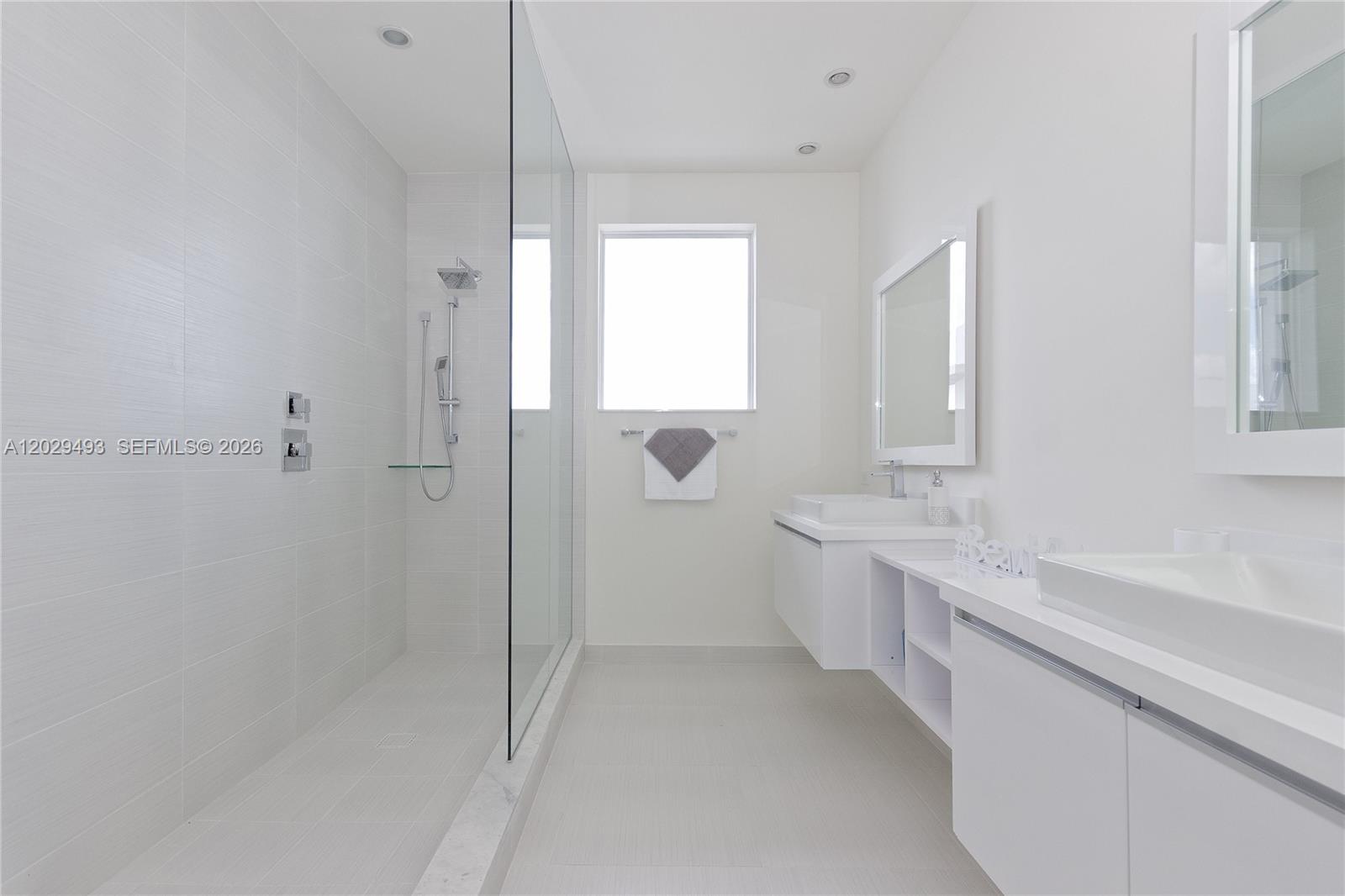 A12029493 Property Photo 9