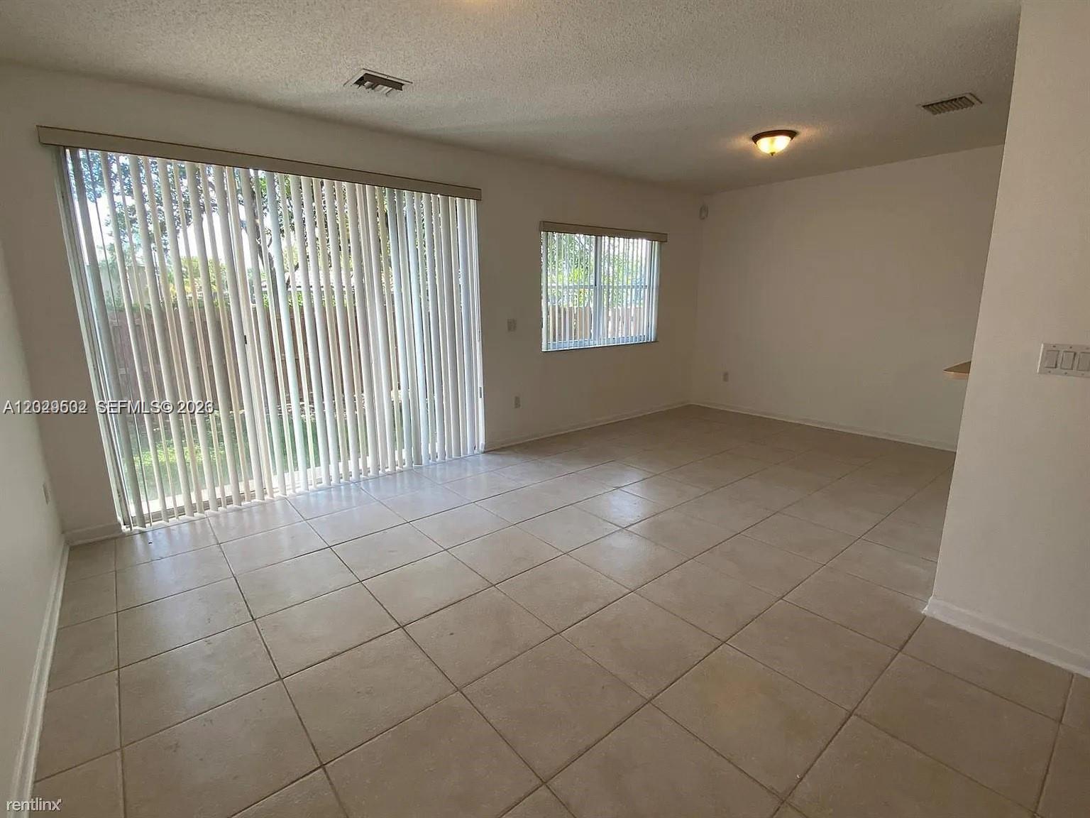 7980 S Southwood Circle 0 Property Photo 9