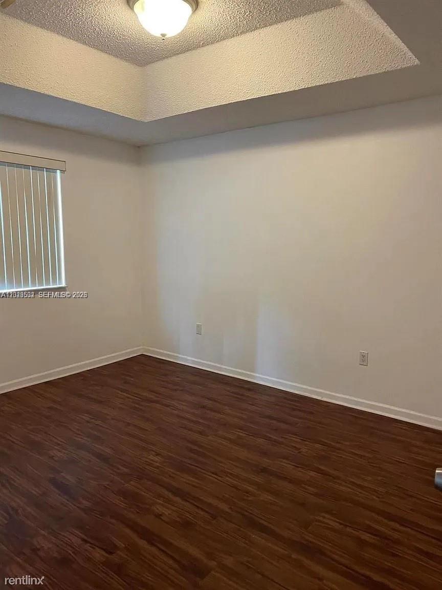 7980 S Southwood Circle 0 Property Photo 16